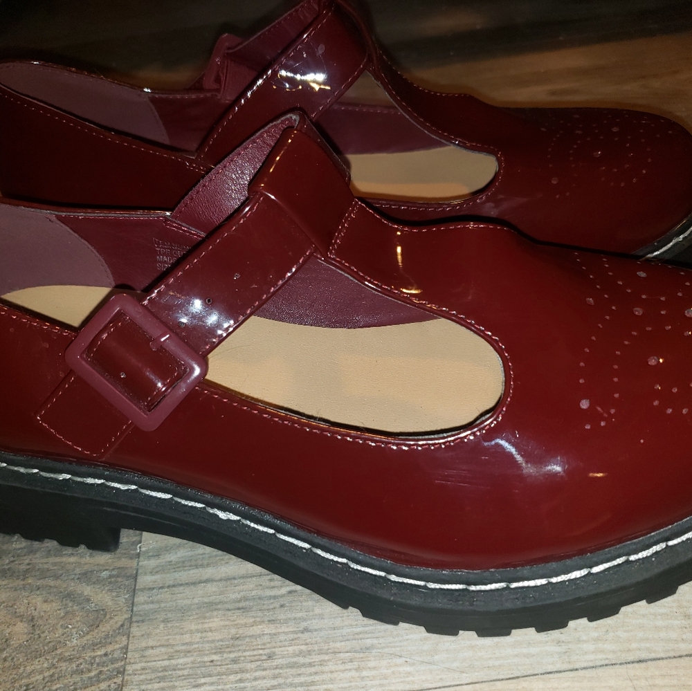 Torrid Size 11.5 Wide Width Lug Sole Patent Leather Mary Jane Shoes Burgundy Red - Picture 7 of 10